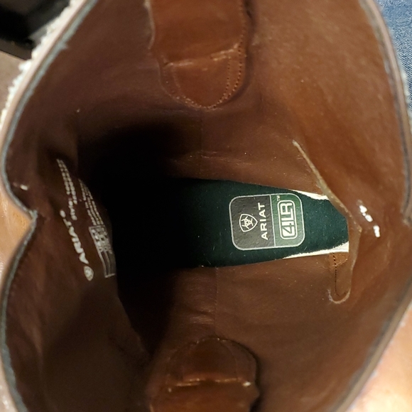 (SOLD) Girls Ariat boots size 4.5 - Picture 4 of 7